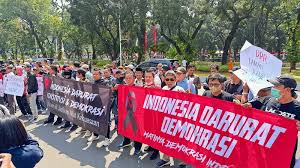 Protes DPR 2025: Gelombang Mahasiswa Menentang Tunjangan Elite dan Korupsi