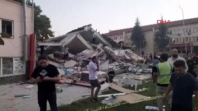 Dunia Hari Ini: Gempa di Turki Tewaskan Satu Orang dan Puluhan Terluka