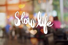 Slow Living 2025: Gaya Hidup Pelan yang Jadi Pelarian Anak Muda dari Budaya Hustle